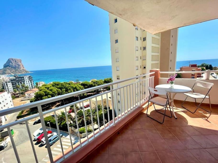 Vistas Al Mar Desde El Corazon De Calpe Exterior foto